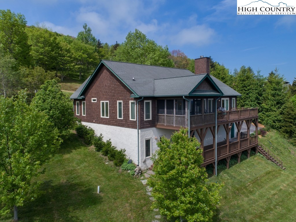 339 Twin Ponds Road Banner Elk, NC 28604 - Photo 3 of 29