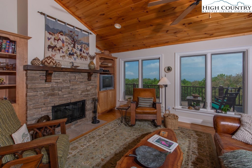 339 Twin Ponds Road Banner Elk, NC 28604 - Photo 7 of 29