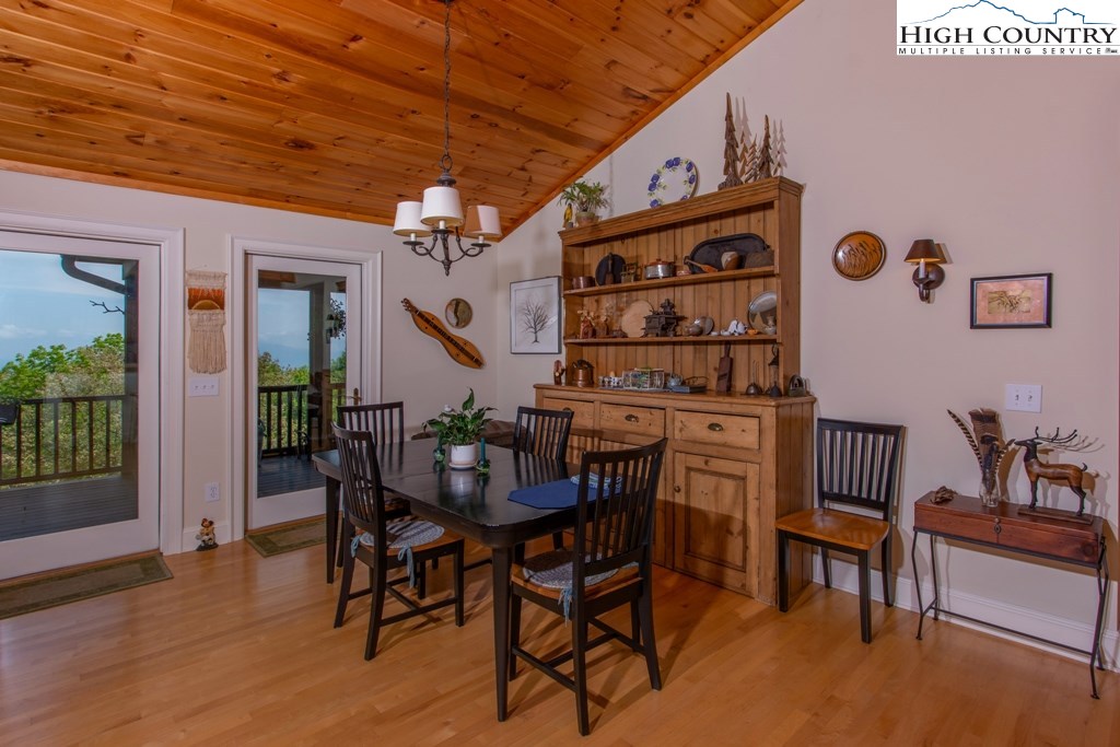 339 Twin Ponds Road Banner Elk, NC 28604 - Photo 8 of 29