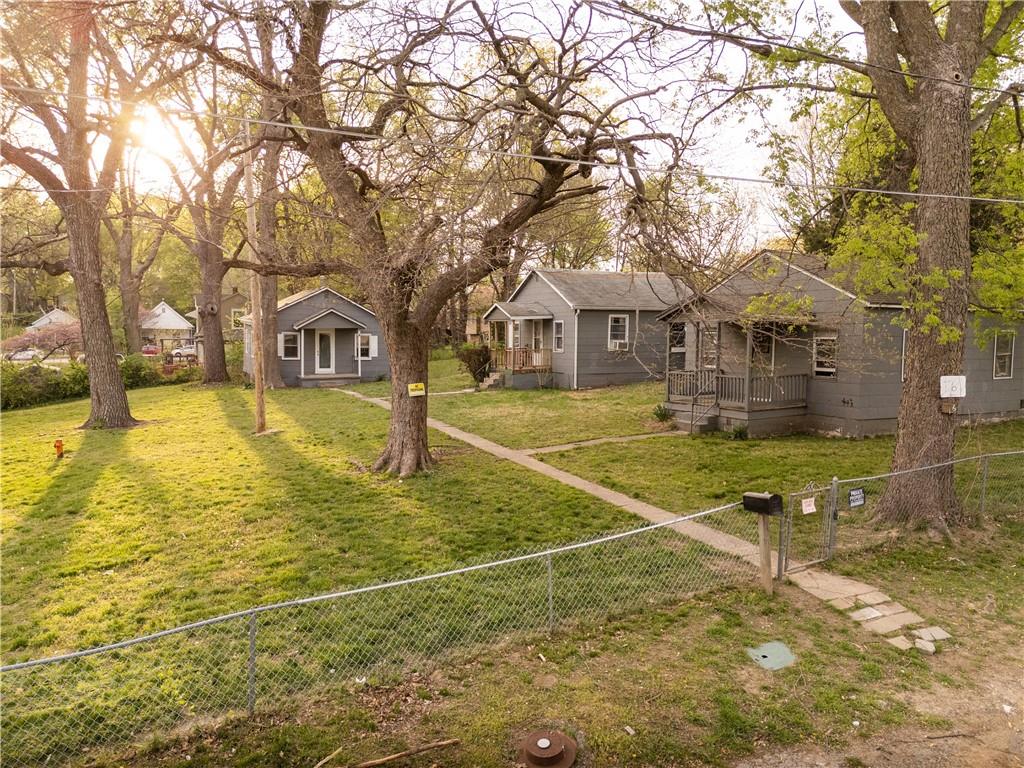 1622 1/2 South Hedges Avenue, Unit 1 2 3 4 5 6 Independence, MO 64052 - Photo 4 of 27