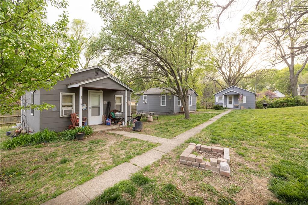 1622 1/2 South Hedges Avenue, Unit 1 2 3 4 5 6 Independence, MO 64052 - Photo 7 of 27