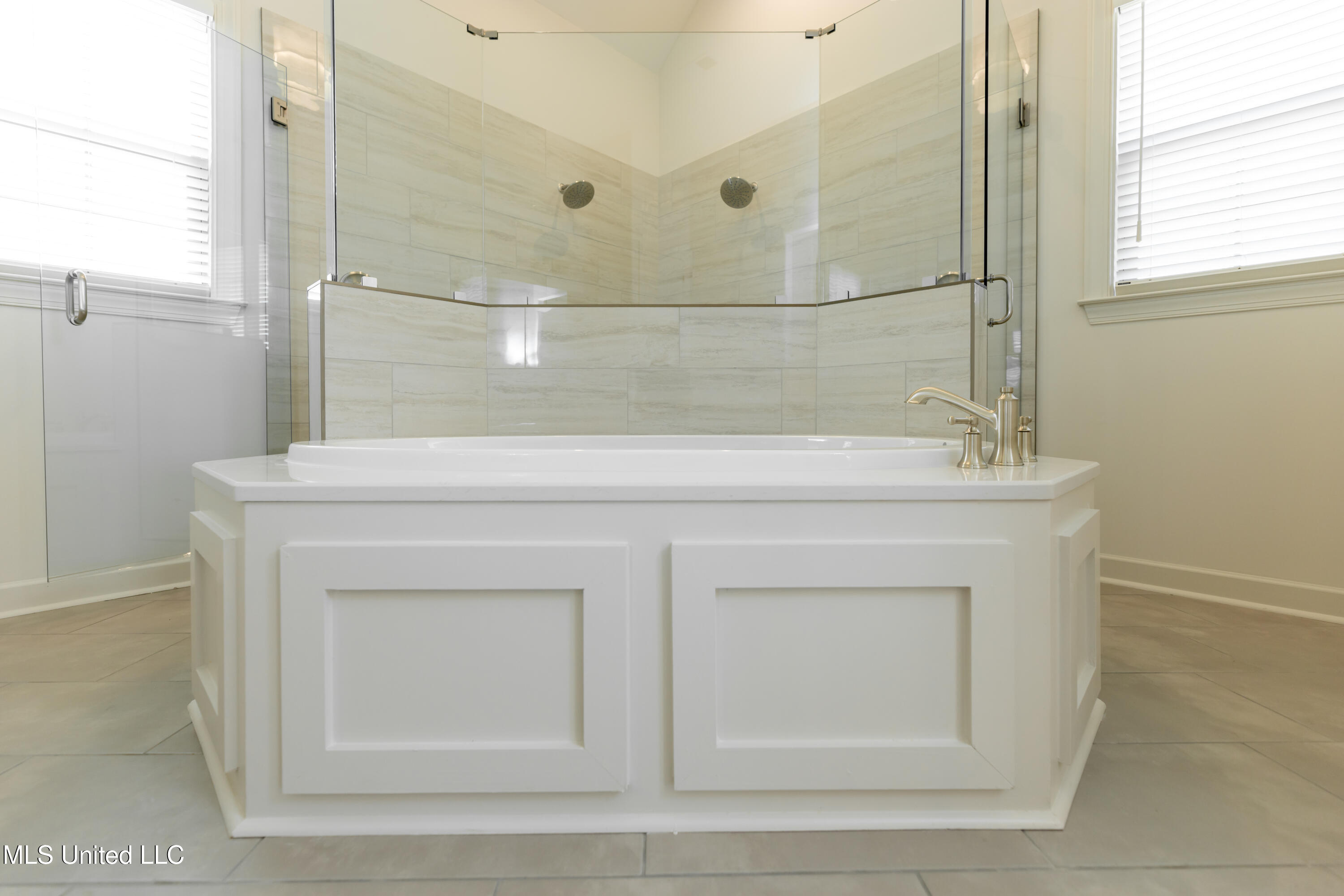 7019 Scarlett Street Olive Branch, MS 38654 - Photo 13 of 32 Primary Bath Tub