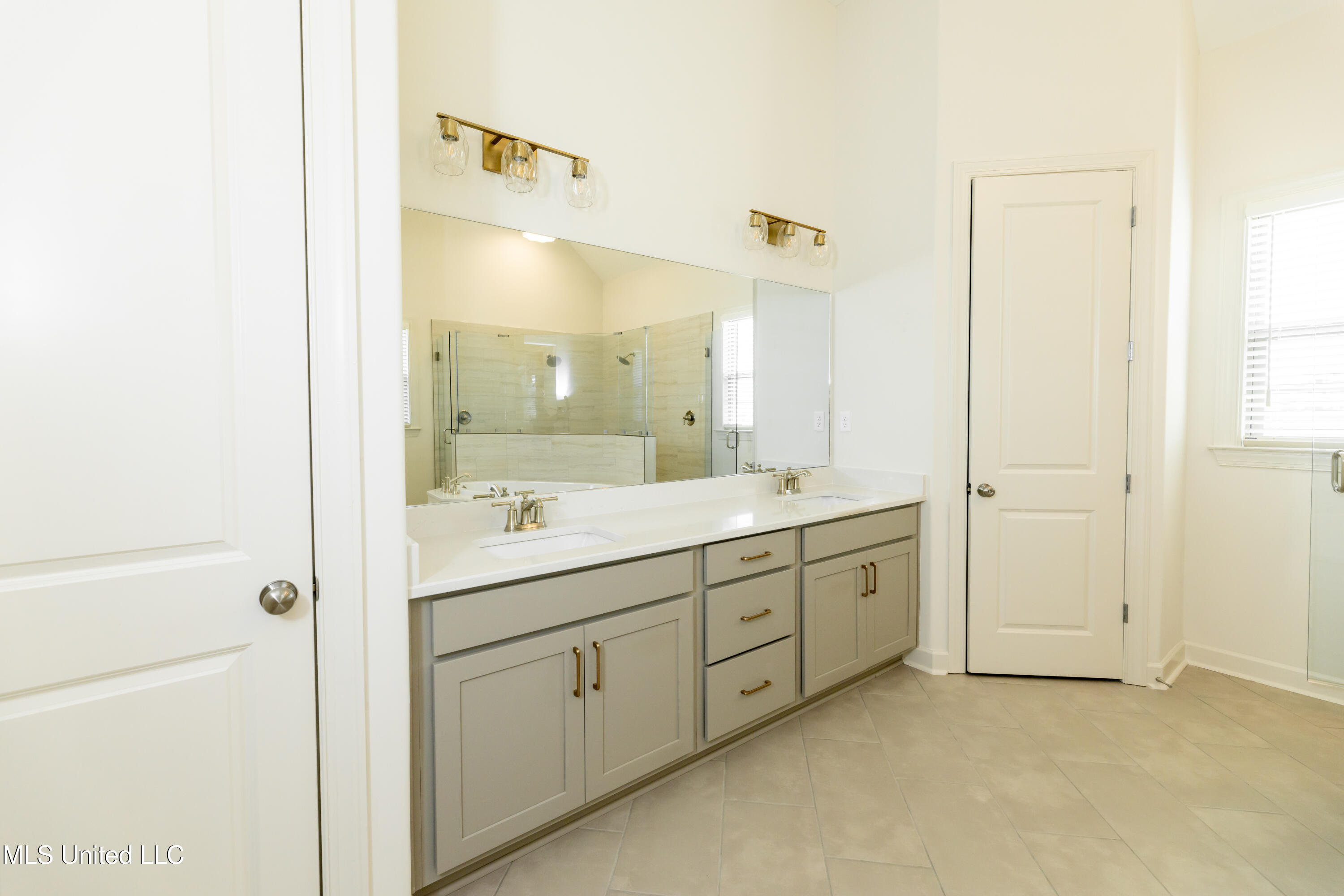 7019 Scarlett Street Olive Branch, MS 38654 - Photo 15 of 32 Primary Bathroom Double Vanities