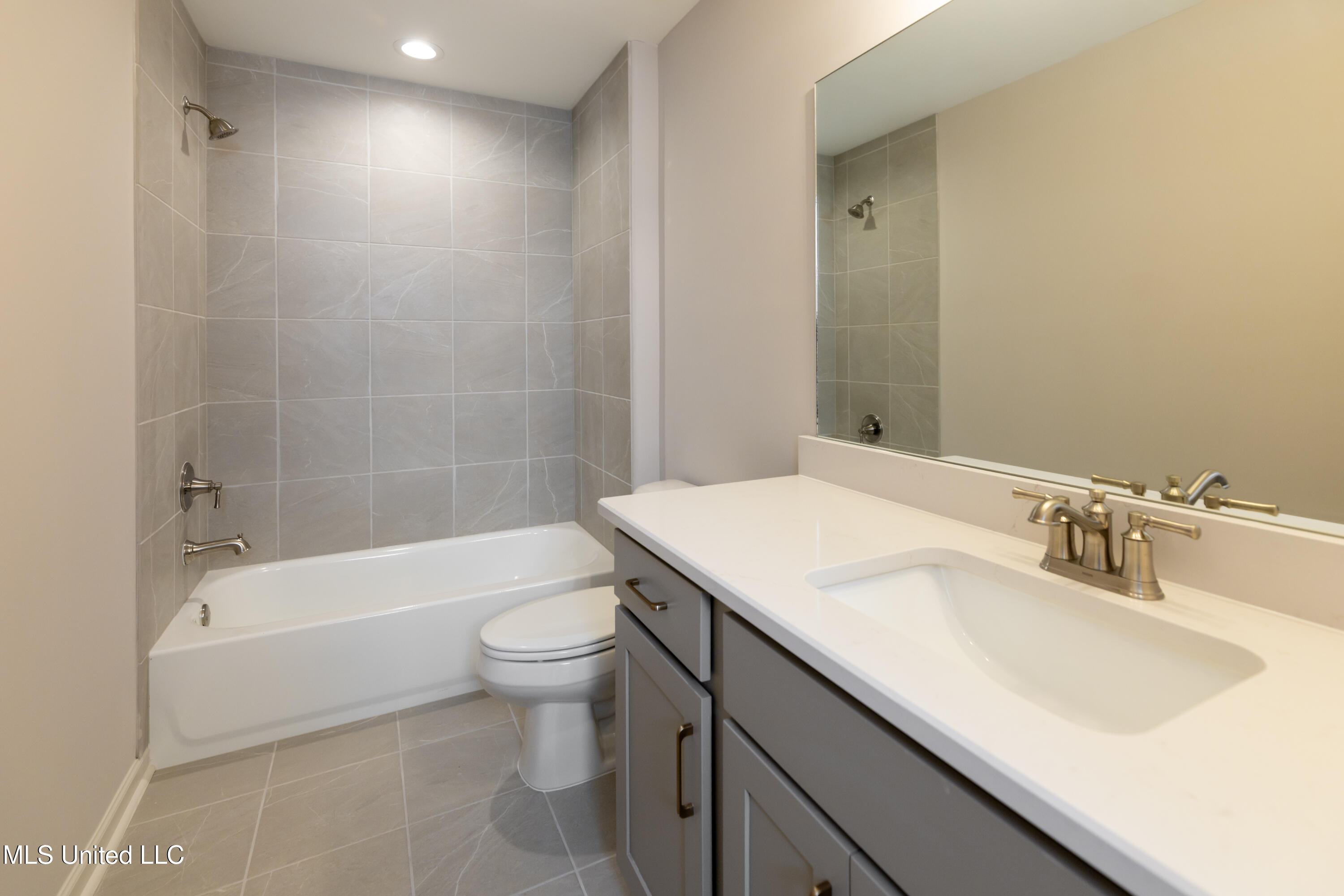 7019 Scarlett Street Olive Branch, MS 38654 - Photo 19 of 32 Bathroom 3