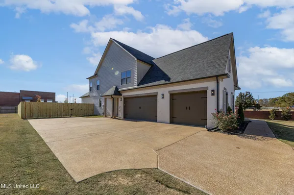$649,900 | 7019 Scarlett Street, Olive Branch, MS 38654