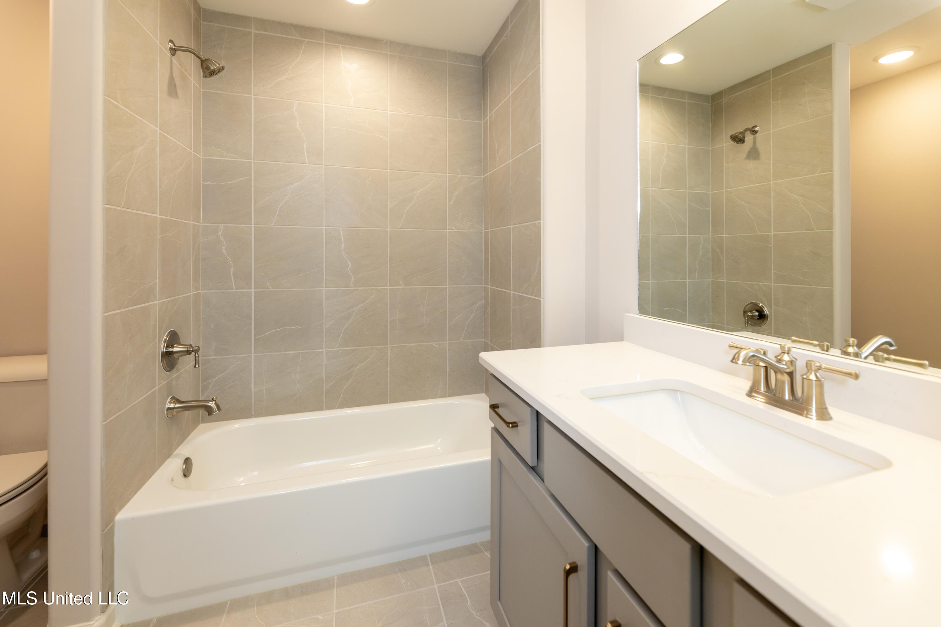 7019 Scarlett Street Olive Branch, MS 38654 - Photo 23 of 32 Bathroom 4