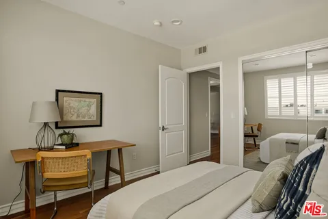 $729,000 | 837 North Hudson Avenue, Unit 402, Los Angeles, CA 90038
