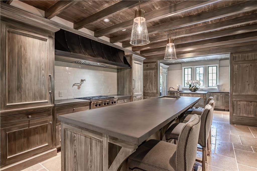 2979 Ridgewood Road Northwest Atlanta, GA 30327 - Photo 12 of 43