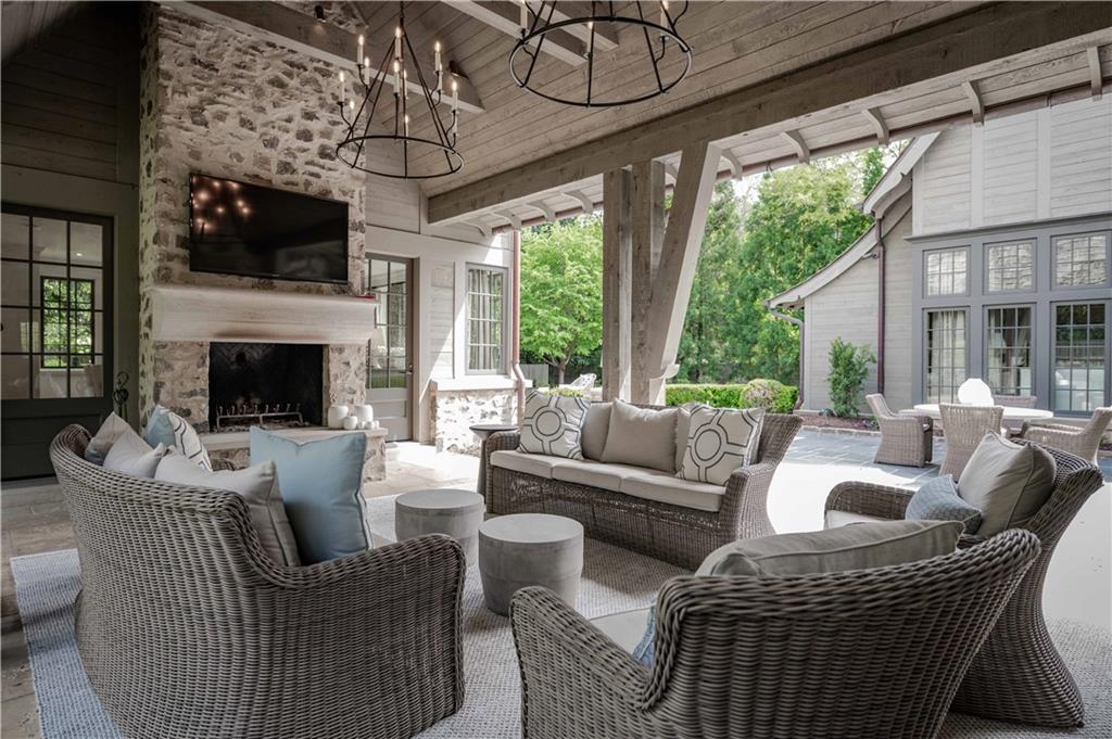 2979 Ridgewood Road Northwest Atlanta, GA 30327 - Photo 31 of 43