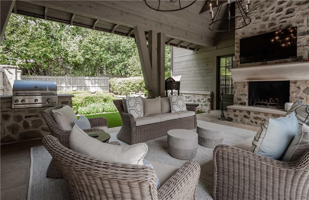 2979 Ridgewood Road Northwest Atlanta, GA 30327 - Photo 34 of 43