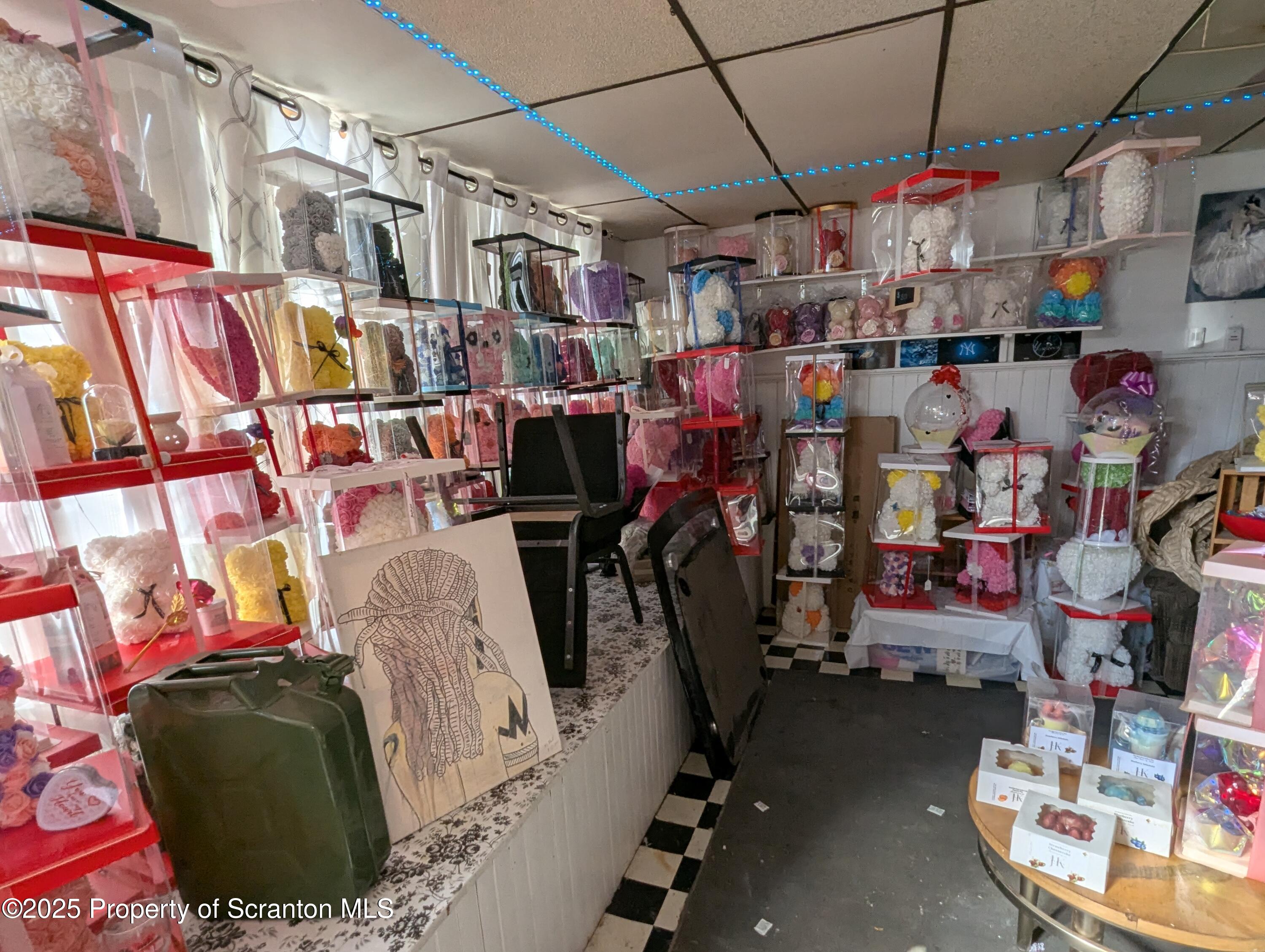 846 Capouse Avenue Scranton, PA 18509 - Photo 16 of 35 a view of store