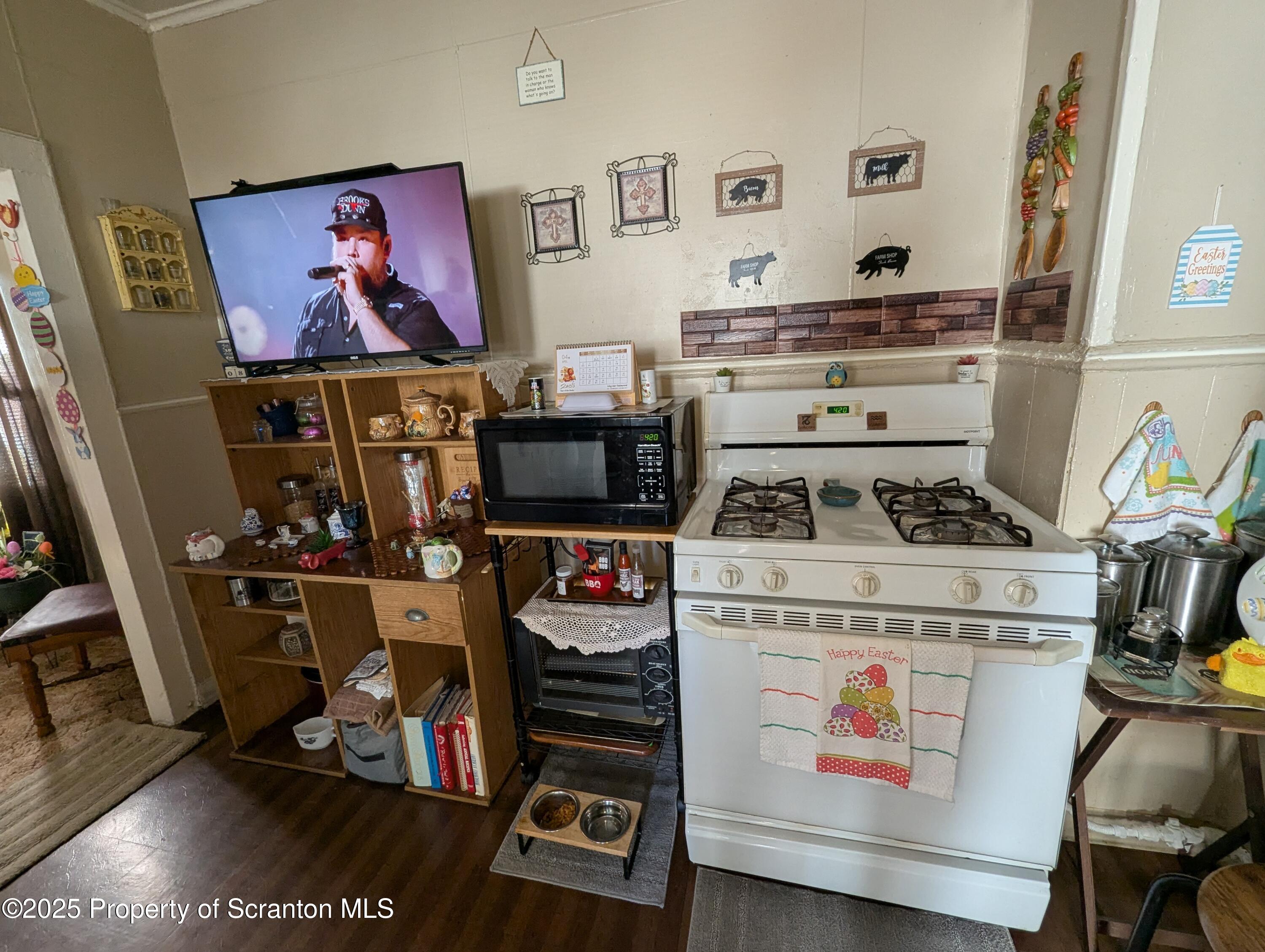 846 Capouse Avenue Scranton, PA 18509 - Photo 22 of 35 a view of a storage and utility room