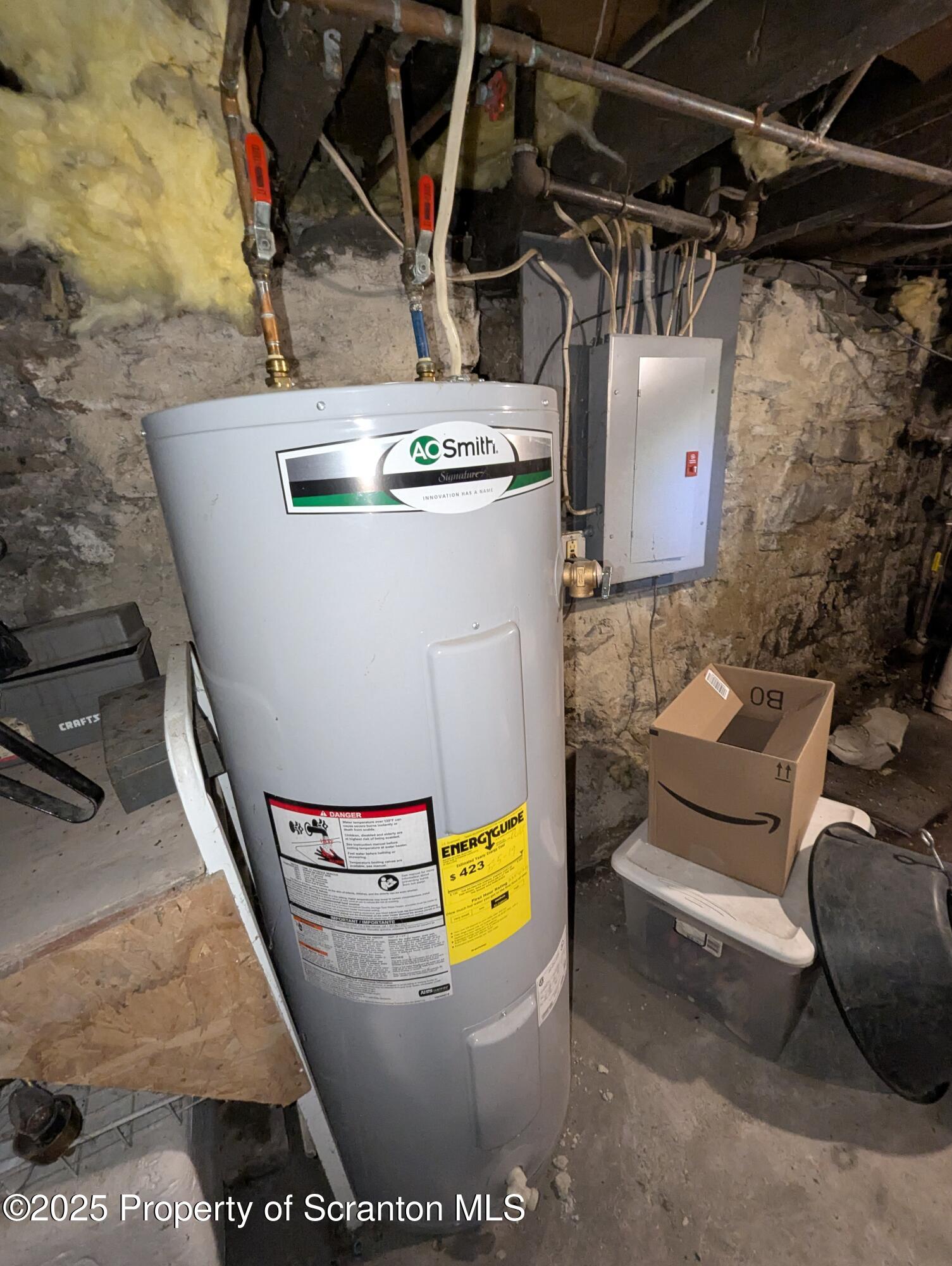 846 Capouse Avenue Scranton, PA 18509 - Photo 35 of 35 a view of water heater room