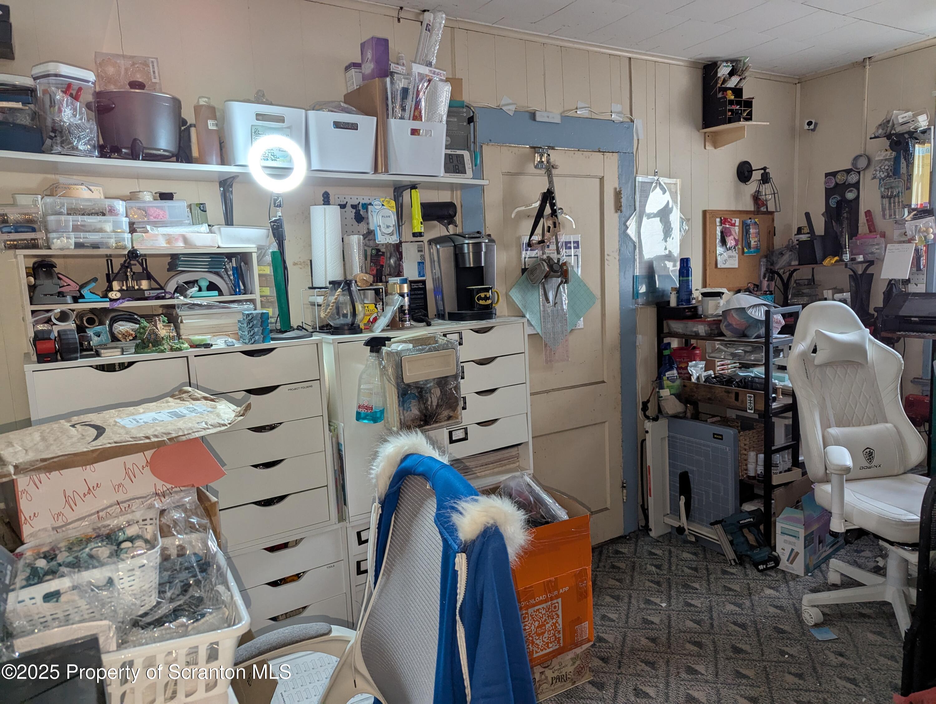 846 Capouse Avenue Scranton, PA 18509 - Photo 4 of 35 a view of walk in closet