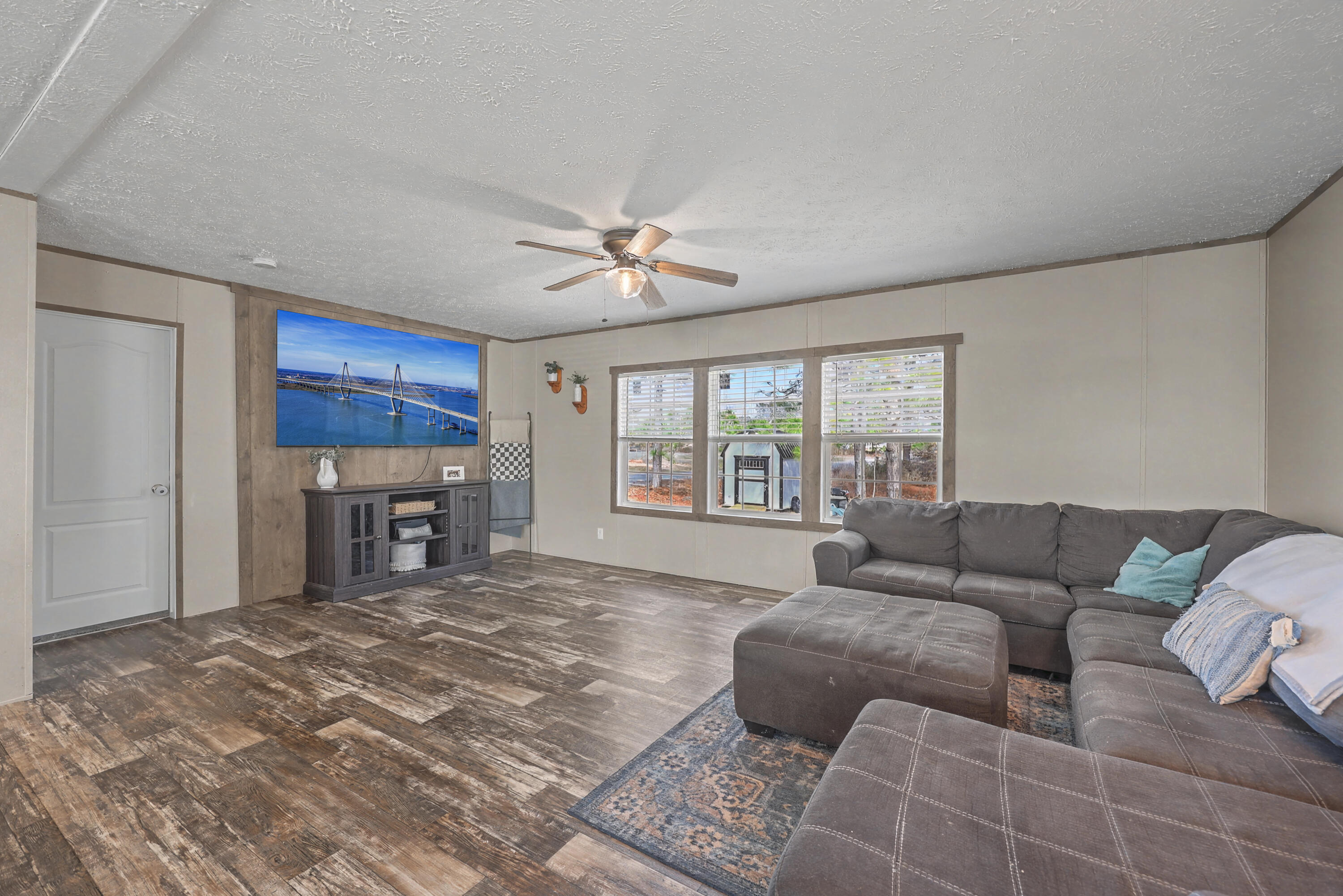 964 Tiger Loop St. Stephen, SC 29479 - Photo 18 of 39 Living Room