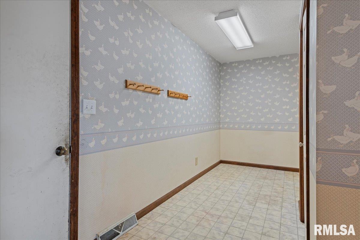 3116 Kensington Drive Springfield, IL 62702 - Photo 23 of 49