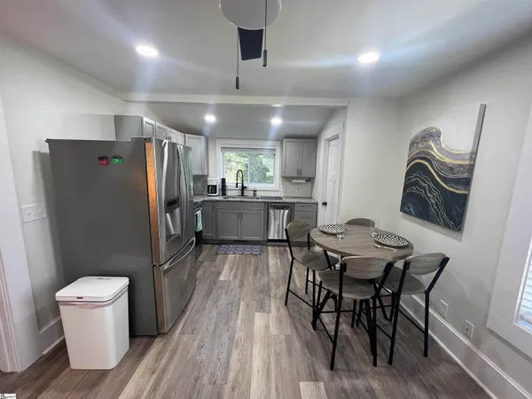 $2,175 | 4 Lindberg Avenue, Greenville, SC 29601