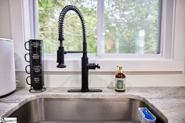 $2,175 | 4 Lindberg Avenue, Greenville, SC 29601