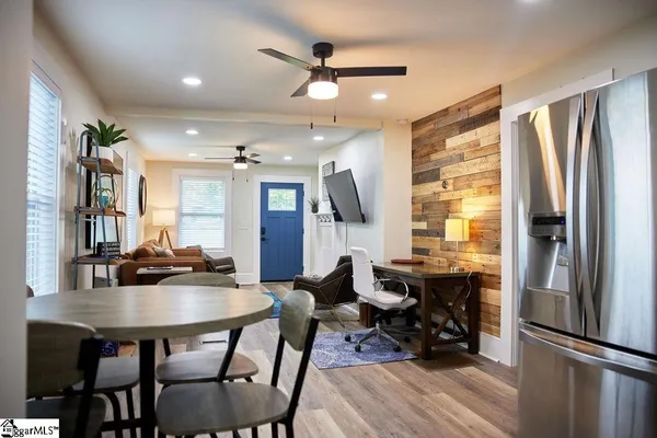 $2,175 | 4 Lindberg Avenue, Greenville, SC 29601