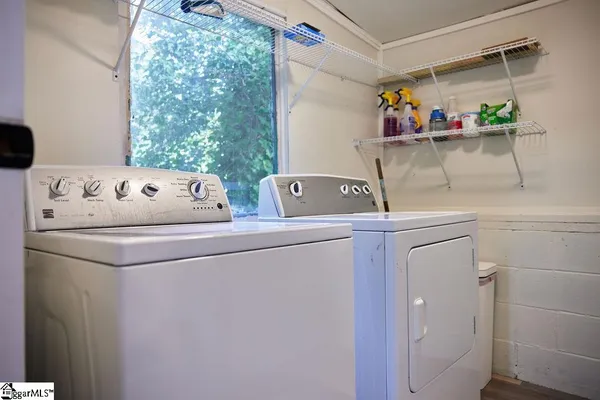 $2,175 | 4 Lindberg Avenue, Greenville, SC 29601