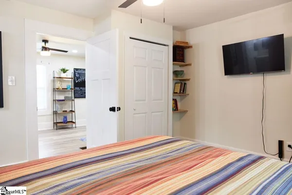 $2,175 | 4 Lindberg Avenue, Greenville, SC 29601