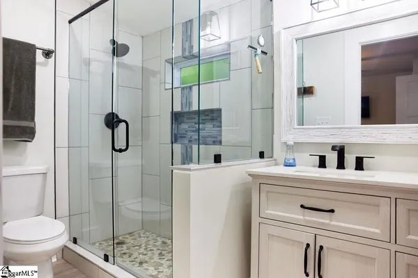 $2,175 | 4 Lindberg Avenue, Greenville, SC 29601