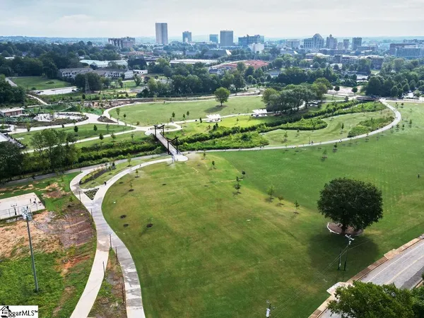 $2,175 | 4 Lindberg Avenue, Greenville, SC 29601