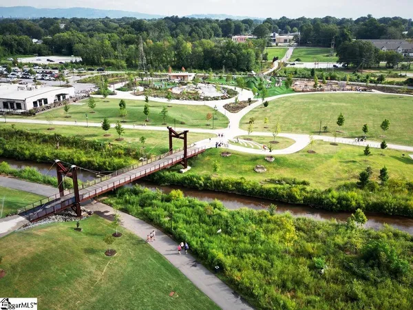 $2,175 | 4 Lindberg Avenue, Greenville, SC 29601