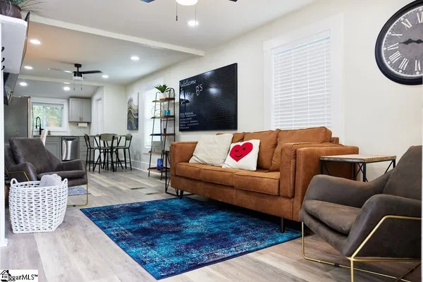 $2,175 | 4 Lindberg Avenue, Greenville, SC 29601