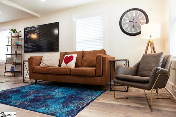 $2,175 | 4 Lindberg Avenue, Greenville, SC 29601