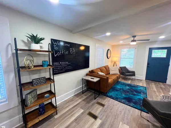 $2,175 | 4 Lindberg Avenue, Greenville, SC 29601