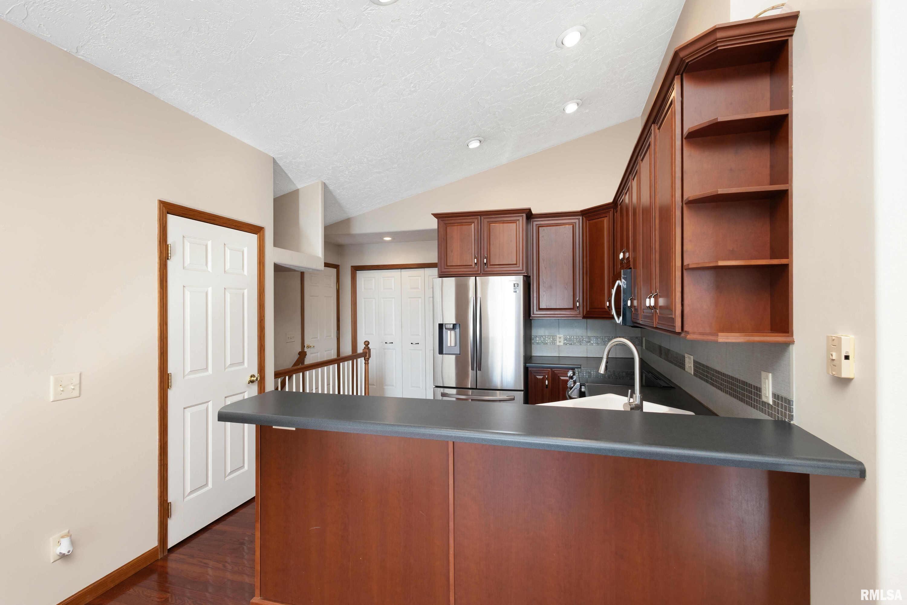 5307 Red Fox Road Bettendorf, IA 52722 - Photo 9 of 34