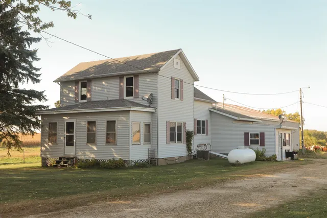 $425,000 | 20482 Rennick Road, Shullsburg, WI 53586