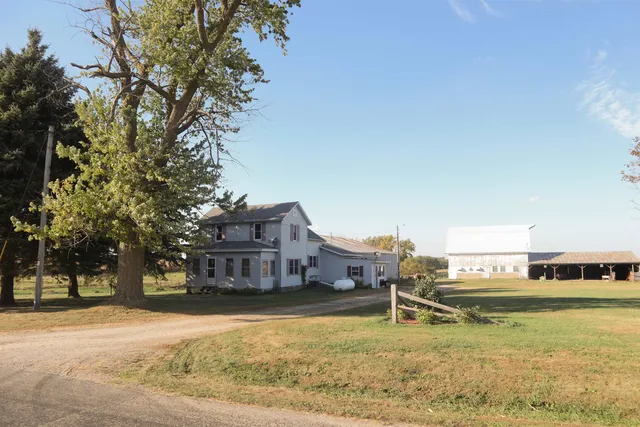 $425,000 | 20482 Rennick Road, Shullsburg, WI 53586
