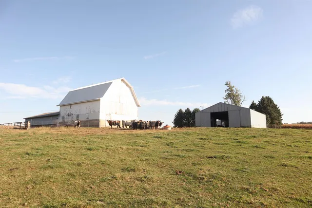 $425,000 | 20482 Rennick Road, Shullsburg, WI 53586