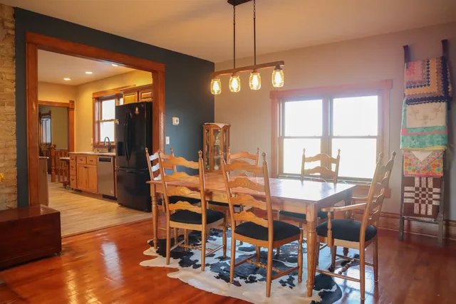 $425,000 | 20482 Rennick Road, Shullsburg, WI 53586