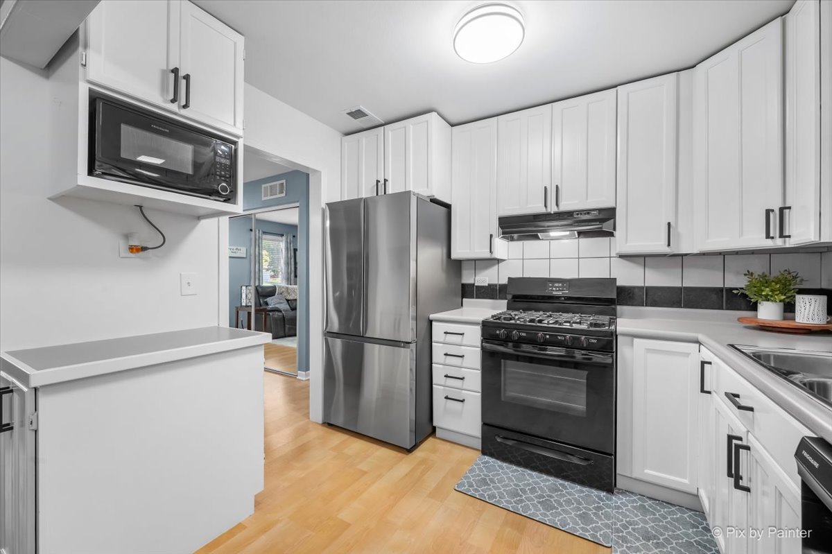 575 Rodenburg Road Roselle, IL 60172 - Photo 14 of 24