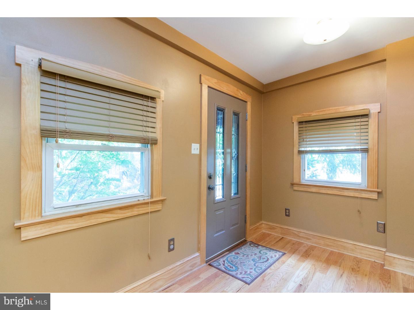 343 Locust Road Abington, PA 19038 - Photo 5 of 25 Foyer