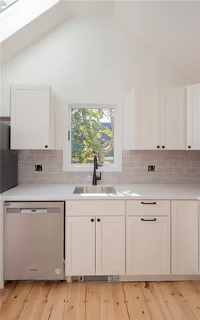 $3,600 | 8 Pleasant Street, Unit 1, Newport, RI 02840