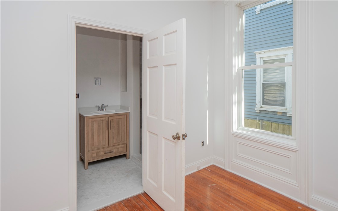 8 Pleasant Street, Unit 1 Newport, RI 02840 - Photo 20 of 38