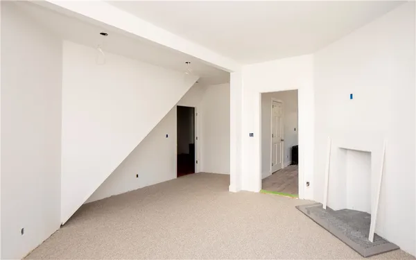 $3,600 | 8 Pleasant Street, Unit 1, Newport, RI 02840