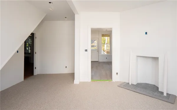 $3,600 | 8 Pleasant Street, Unit 1, Newport, RI 02840