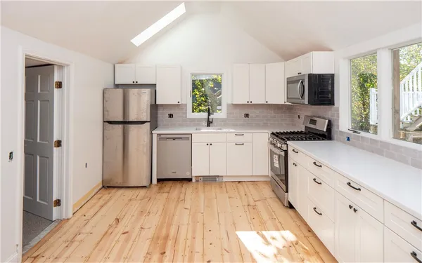 $3,600 | 8 Pleasant Street, Unit 1, Newport, RI 02840