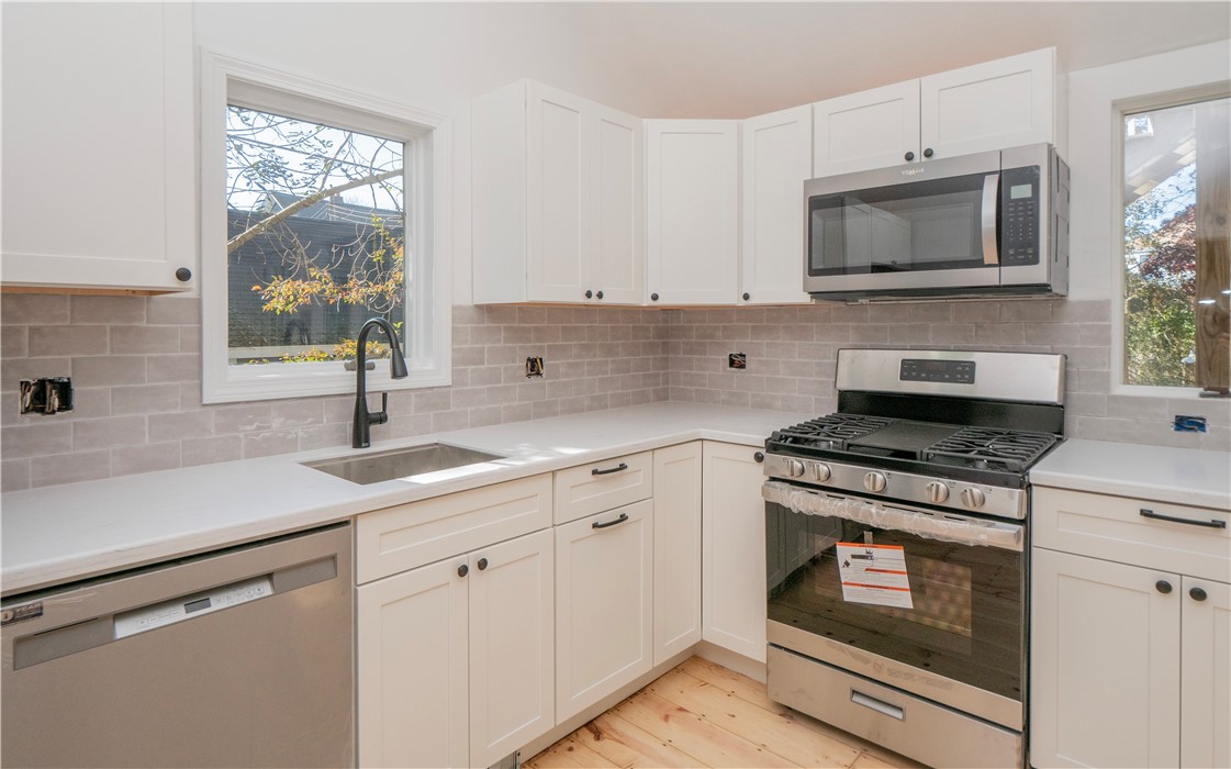 8 Pleasant Street, Unit 1 Newport, RI 02840 - Photo 10 of 38