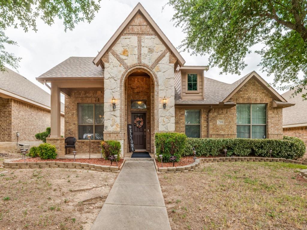 210 Dancing Light Lane Red Oak, TX 75154 - Photo 2 of 20