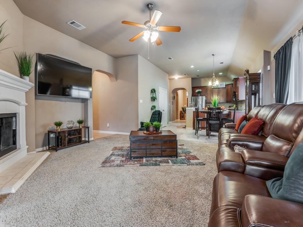 210 Dancing Light Lane Red Oak, TX 75154 - Photo 4 of 20