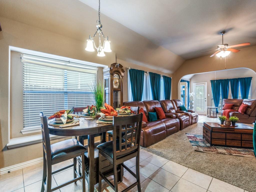 210 Dancing Light Lane Red Oak, TX 75154 - Photo 7 of 20