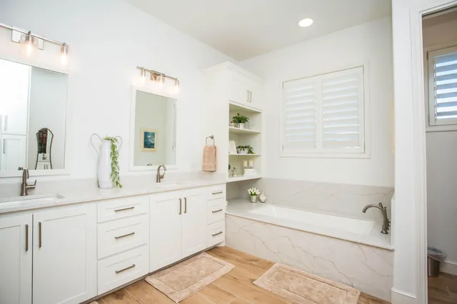 a bathroom with a bathtub