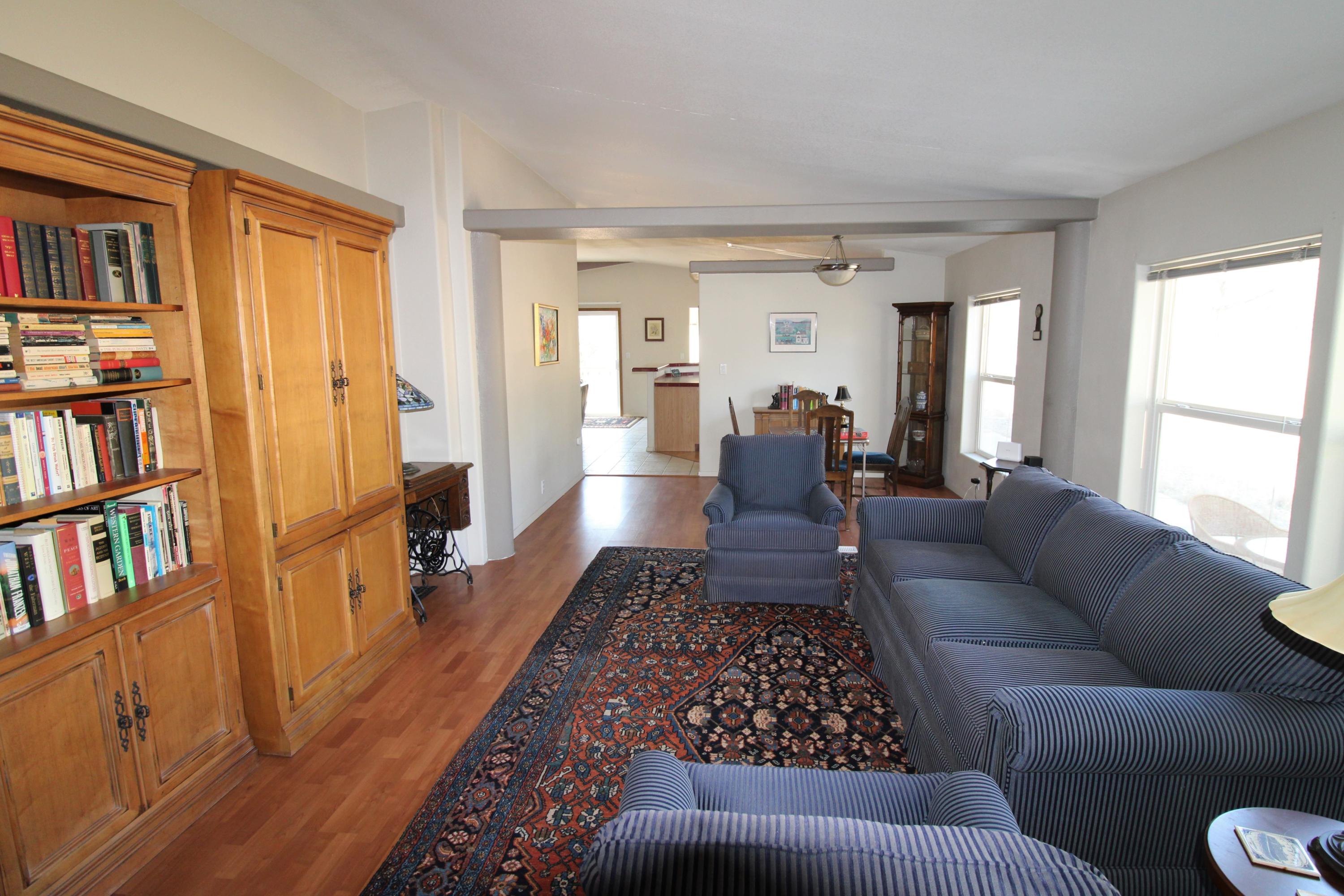7571 Southeast Walther Loop Prineville, OR 97754 - Photo 6 of 38 Living Room 2