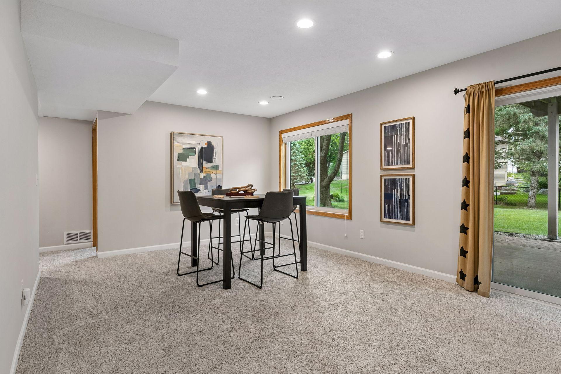 10362 Fox Run Road Woodbury, MN 55129 - Photo 43 of 83 Gallery Image 43